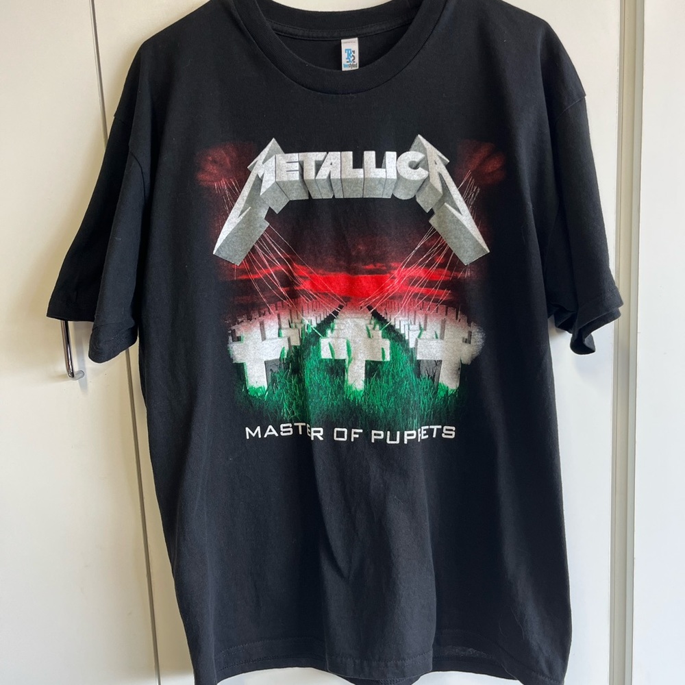 Metallica, Master of puppets. Band shirt. Black size large. Great condition.